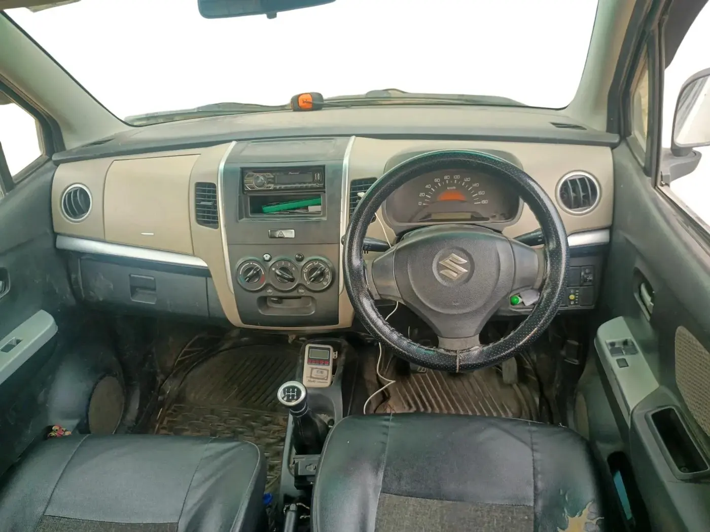 2013 Maruti Wagon R 1.0 LXI CNG, CNG, Manual, 1,99,589 km, interior