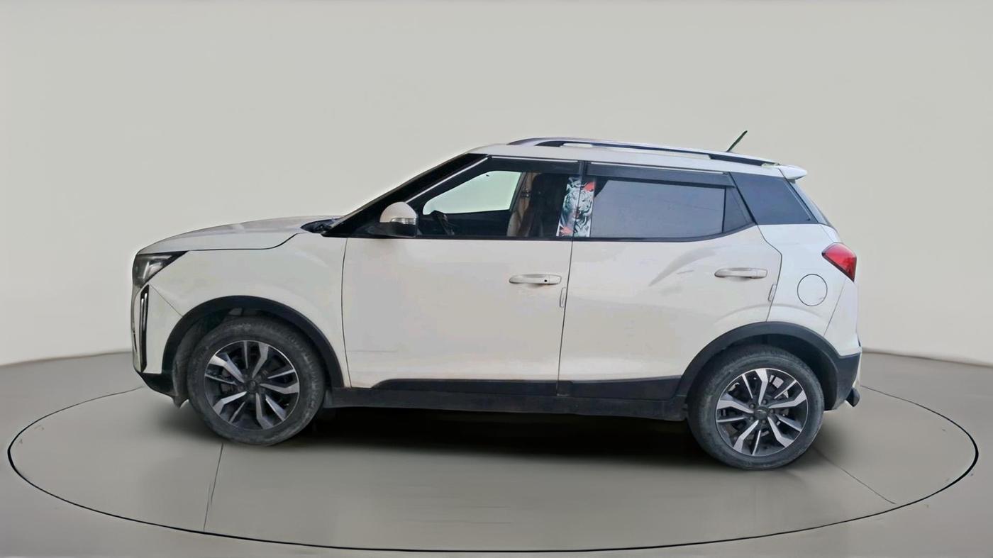 2019 Mahindra XUV300 W8 (O) 1.2 PETROL, Petrol, Manual, 86,000 km, exterior