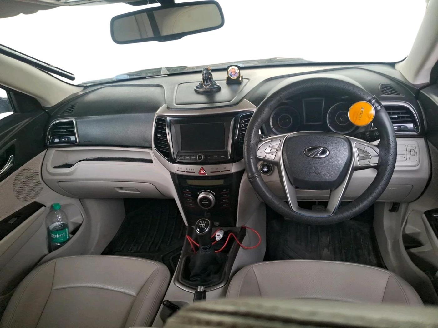 2019 Mahindra XUV300 W8 (O) 1.2 PETROL, Petrol, Manual, 86,000 km, interior