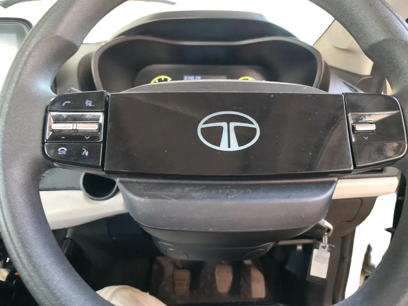 2024 Tata NEXON PURE 1.2 PETROL, Petrol, Manual, 9,869 km, interior