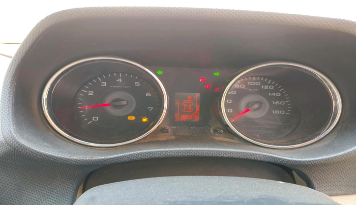 2016 Mahindra TUV300 T8, Diesel, Manual, 1,82,370 km, interior