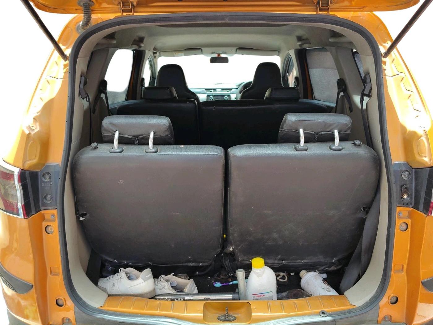 2023 Renault TRIBER RXL MT, Petrol, Manual, 96,615 km, exterior