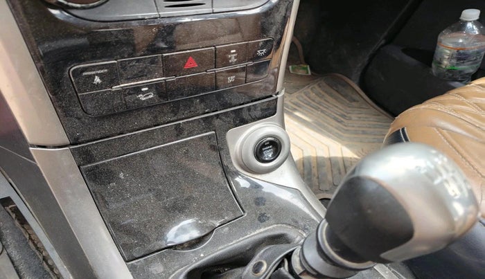 2019 Mahindra XUV500 W11, Diesel, Manual, 66,182 km, interior