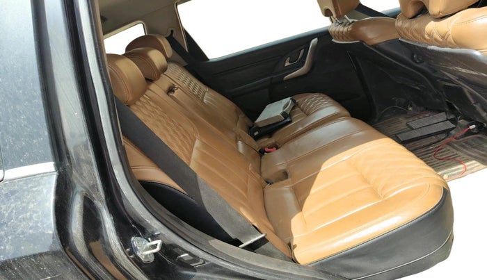 2019 Mahindra XUV500 W11, Diesel, Manual, 66,182 km, interior