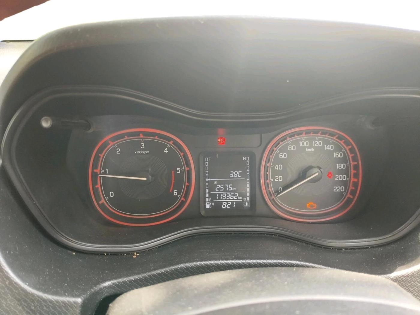 2018 Maruti Vitara Brezza ZDI, Diesel, Manual, 1,19,362 km, interior