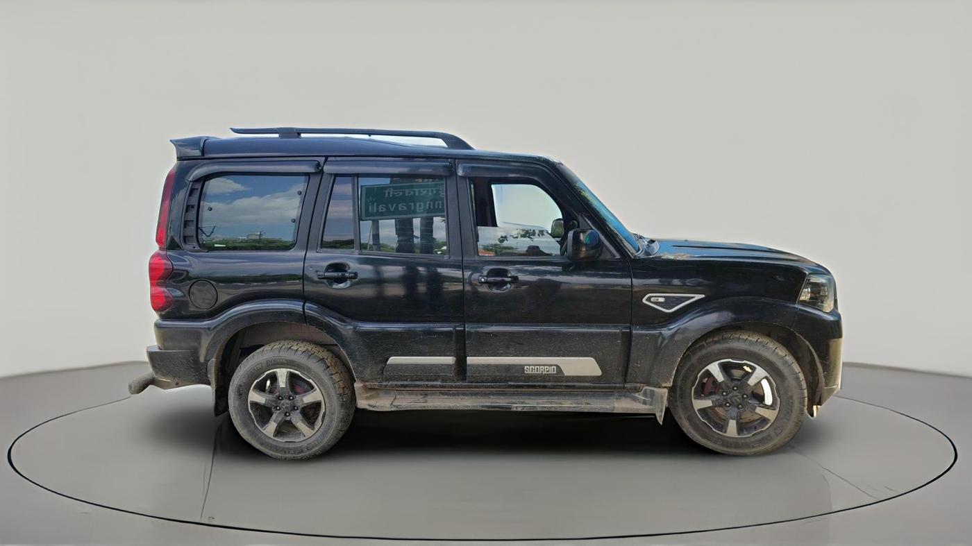 2022 Mahindra SCORPIO CLASSIC S11 7STR, Diesel, Manual, 94,306 km, exterior