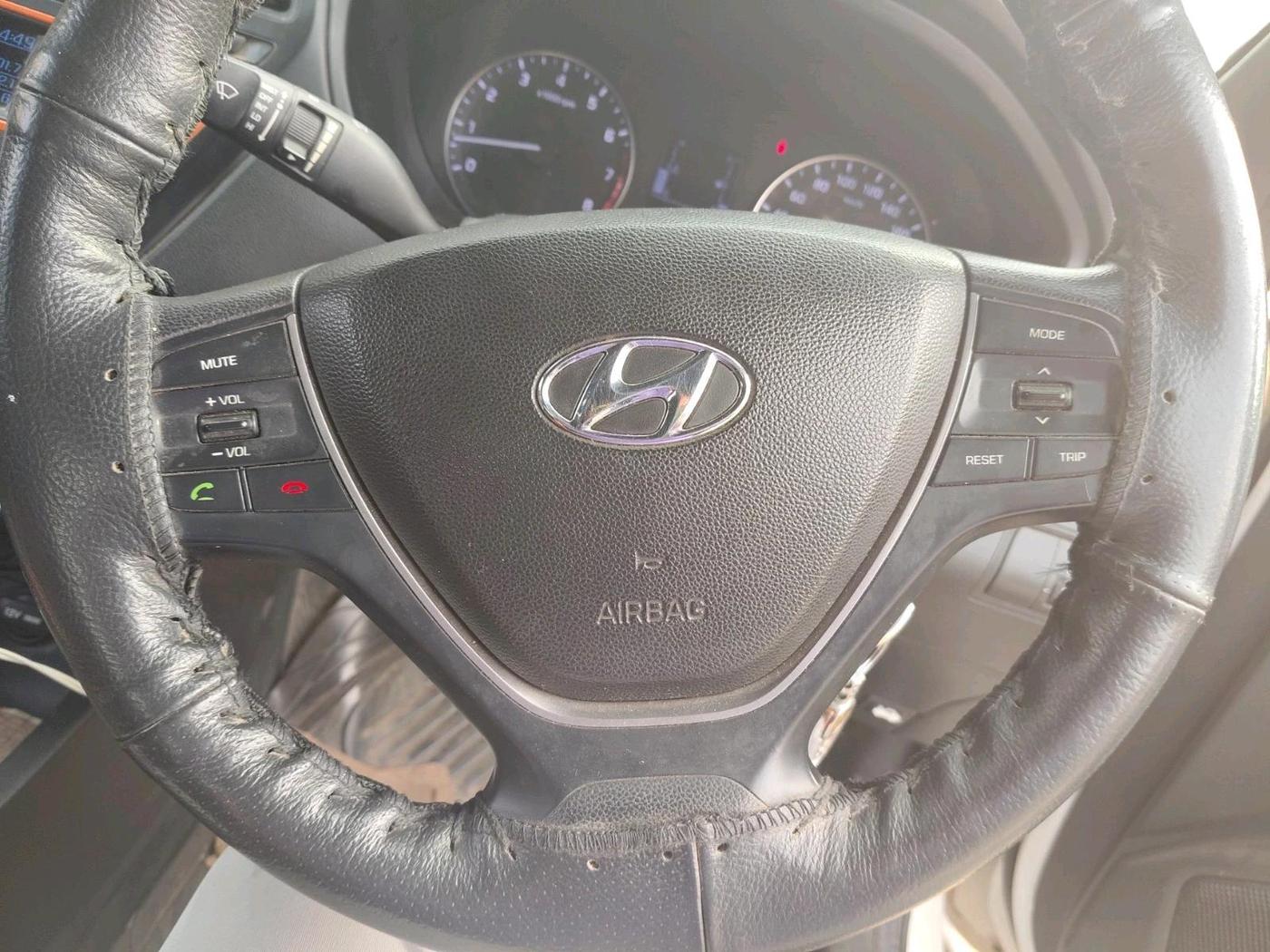2016 Hyundai i20 Active 1.2 S, Petrol, Manual, 66,818 km, interior