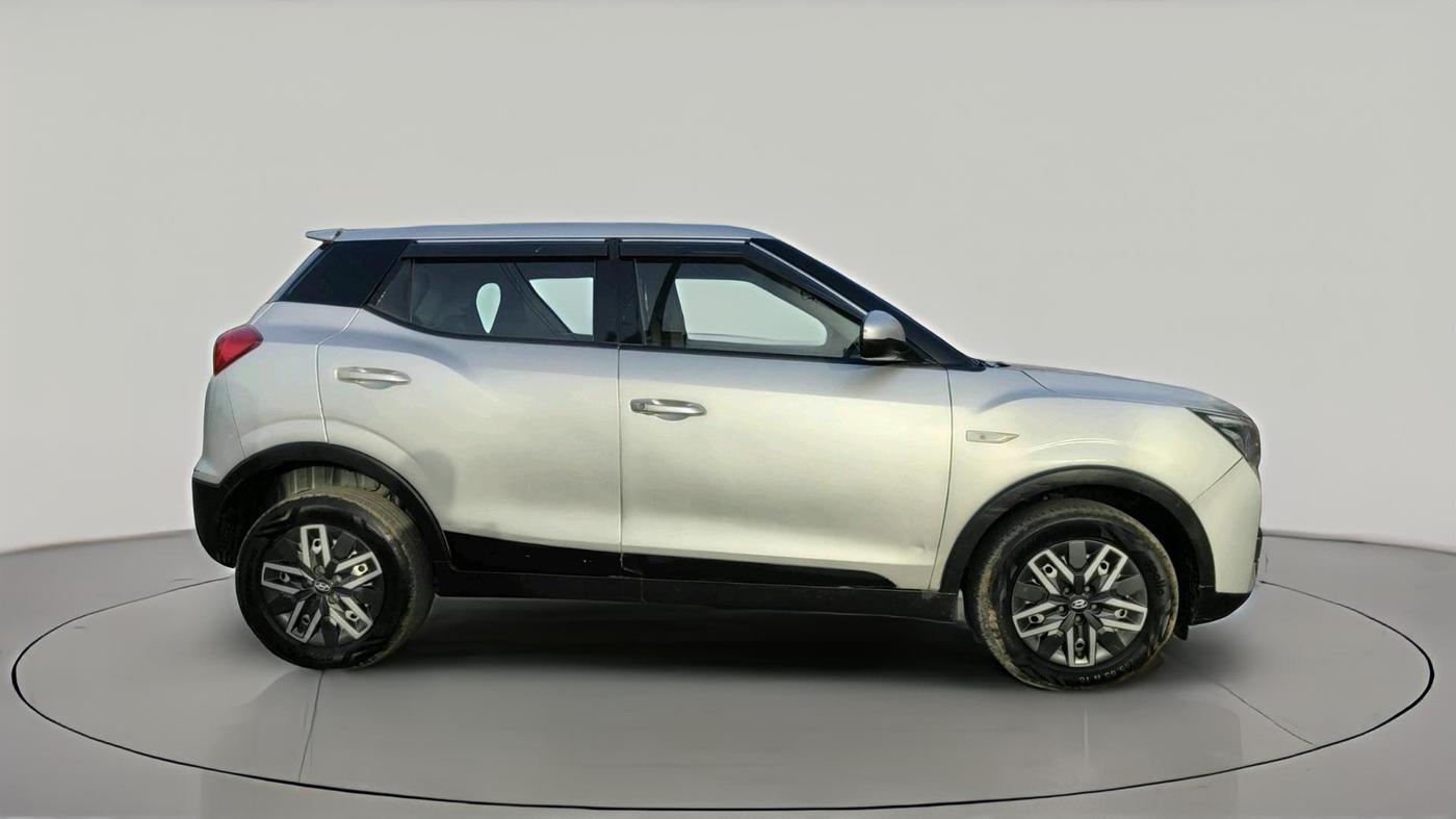 2022 Mahindra XUV300 W4 1.5 DIESEL, Diesel, Manual, 97,464 km, exterior