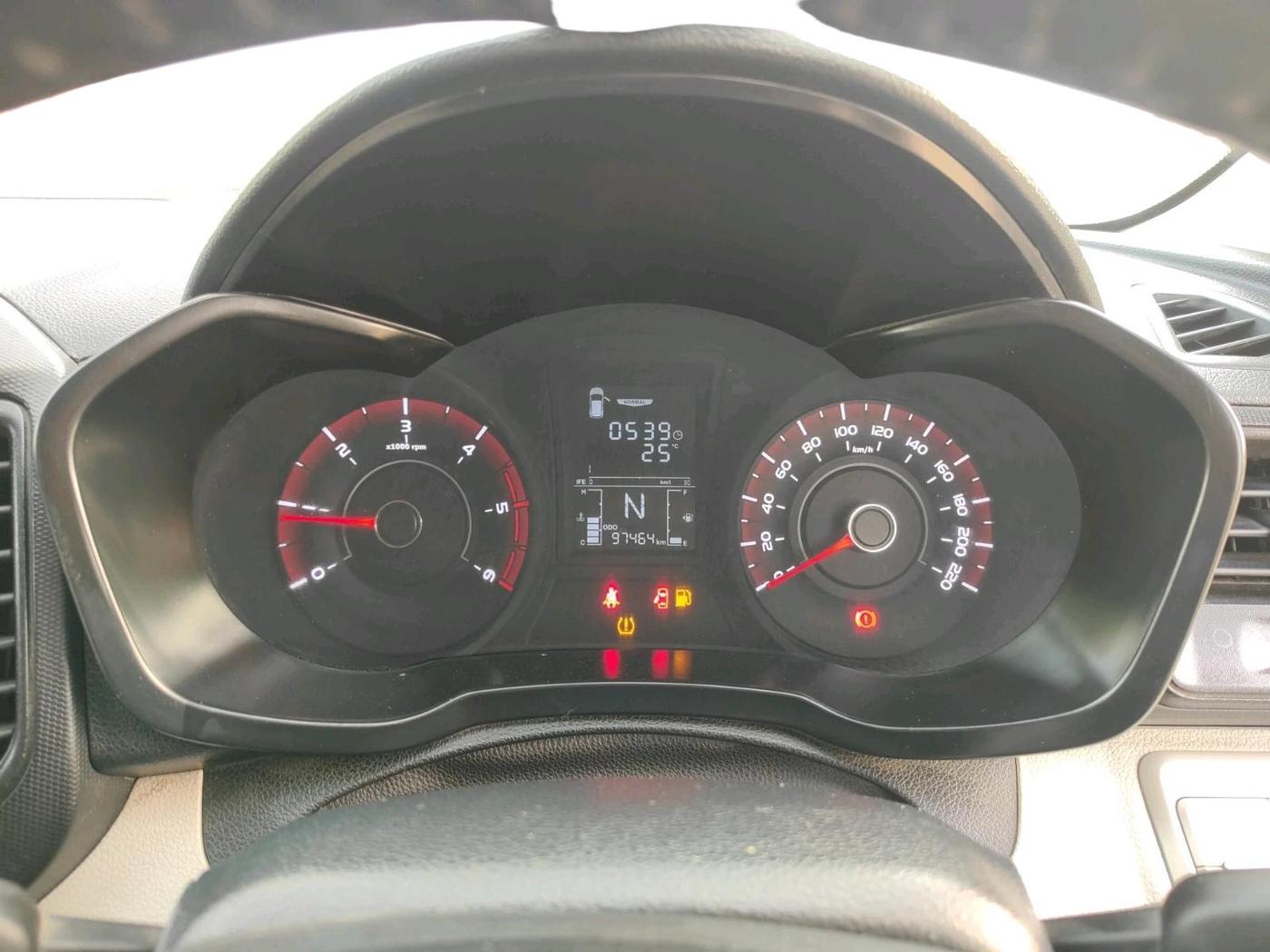2022 Mahindra XUV300 W4 1.5 DIESEL, Diesel, Manual, 97,464 km, interior