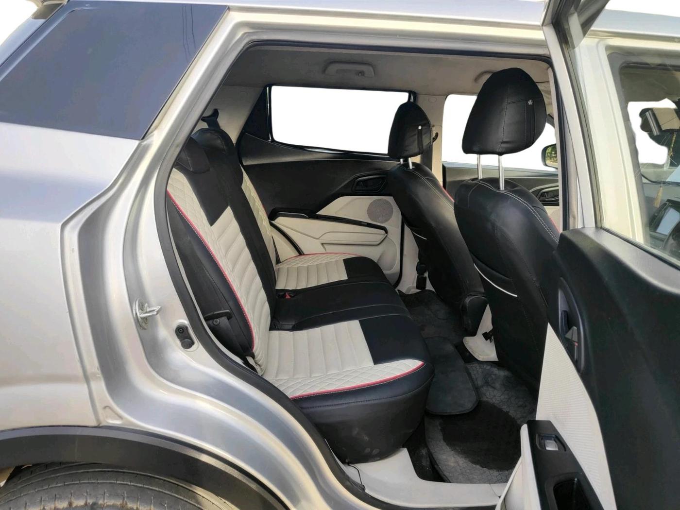 2022 Mahindra XUV300 W4 1.5 DIESEL, Diesel, Manual, 97,464 km, interior
