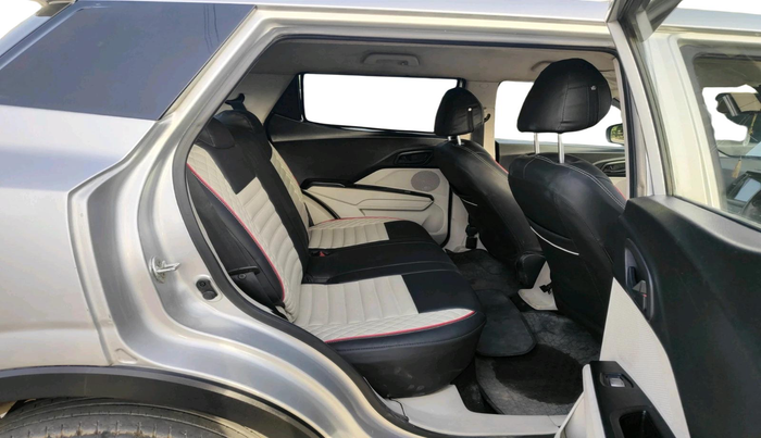 2022 Mahindra XUV300 W4 1.5 DIESEL, Diesel, Manual, 97,464 km, interior