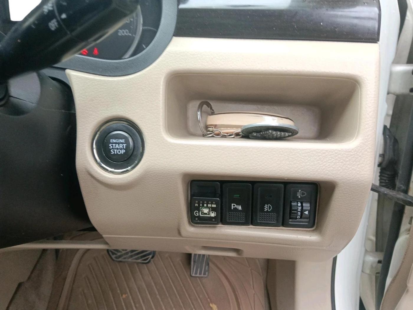 2014 Maruti Ciaz ZXI AT, CNG, Automatic, 1,02,102 km, interior