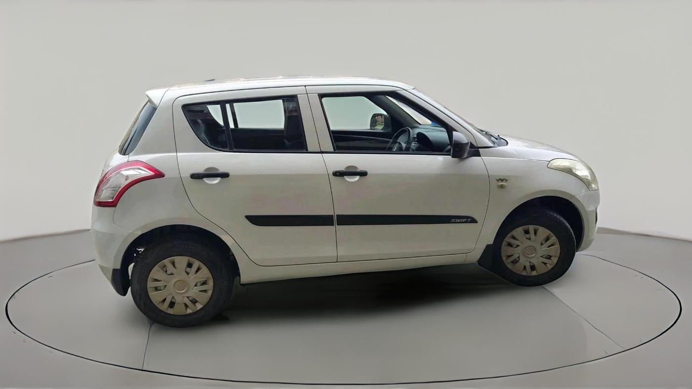 2015 Maruti Swift LXI, Petrol, Manual, 2,76,898 km, exterior