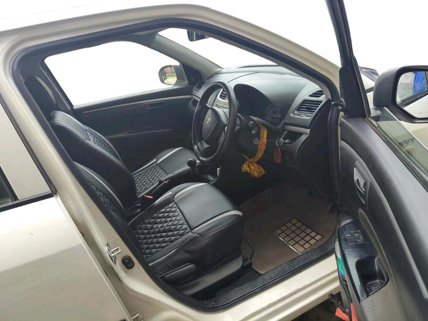 2015 Maruti Swift LXI, Petrol, Manual, 2,76,898 km, interior