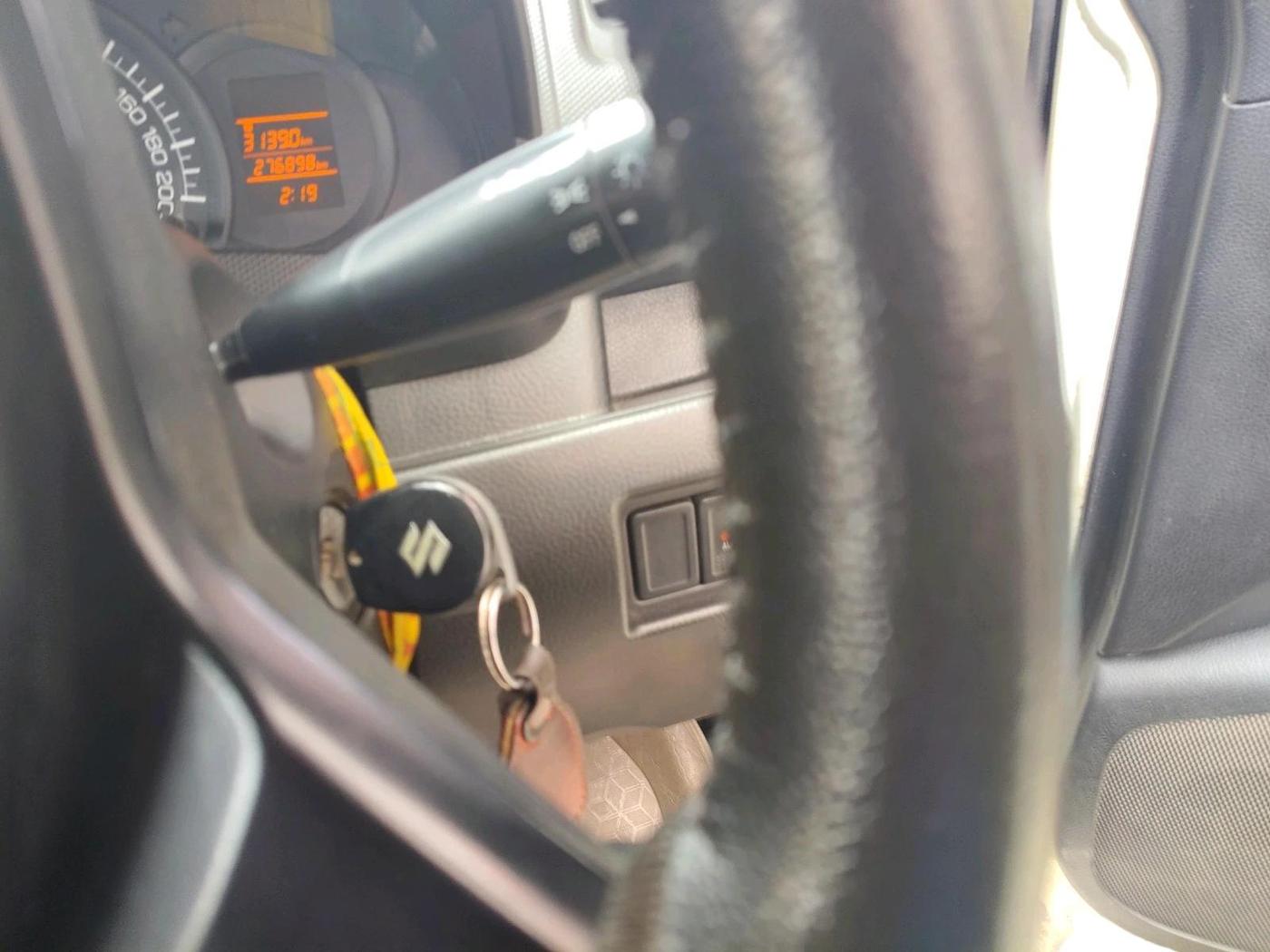 2015 Maruti Swift LXI, Petrol, Manual, 2,76,898 km, interior