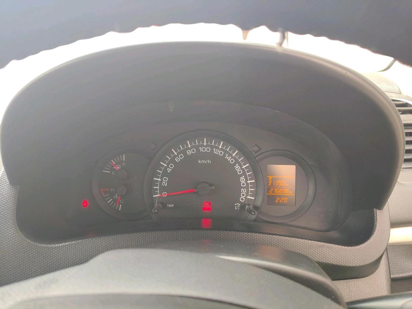 2015 Maruti Swift LXI, Petrol, Manual, 2,76,898 km, interior