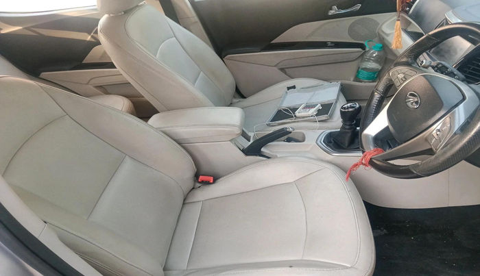 2021 Mahindra XUV300 W8 (O) 1.2 PETROL, Petrol, Manual, 18,390 km, interior