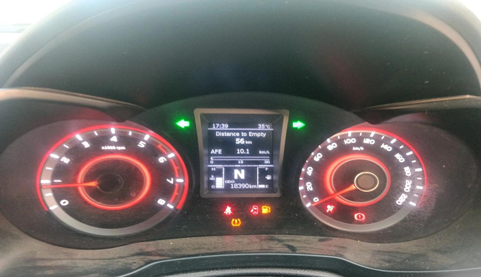 2021 Mahindra XUV300 W8 (O) 1.2 PETROL, Petrol, Manual, 18,390 km, interior