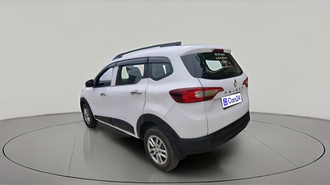 2022 Renault TRIBER RXE MT, Petrol, Manual, 28,548 km, exterior