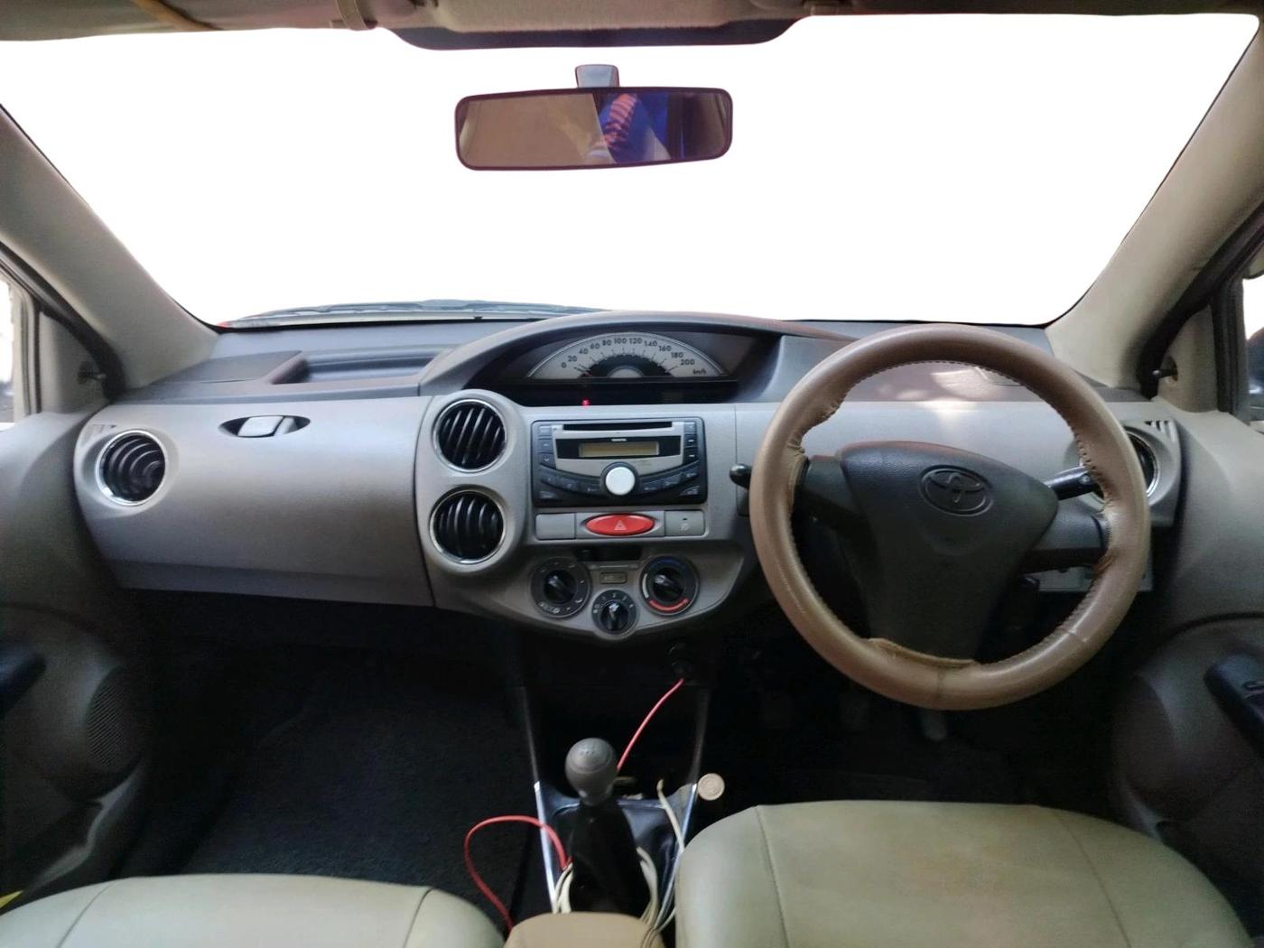 2011 Toyota Etios G, Petrol, Manual, 1,17,619 km, interior