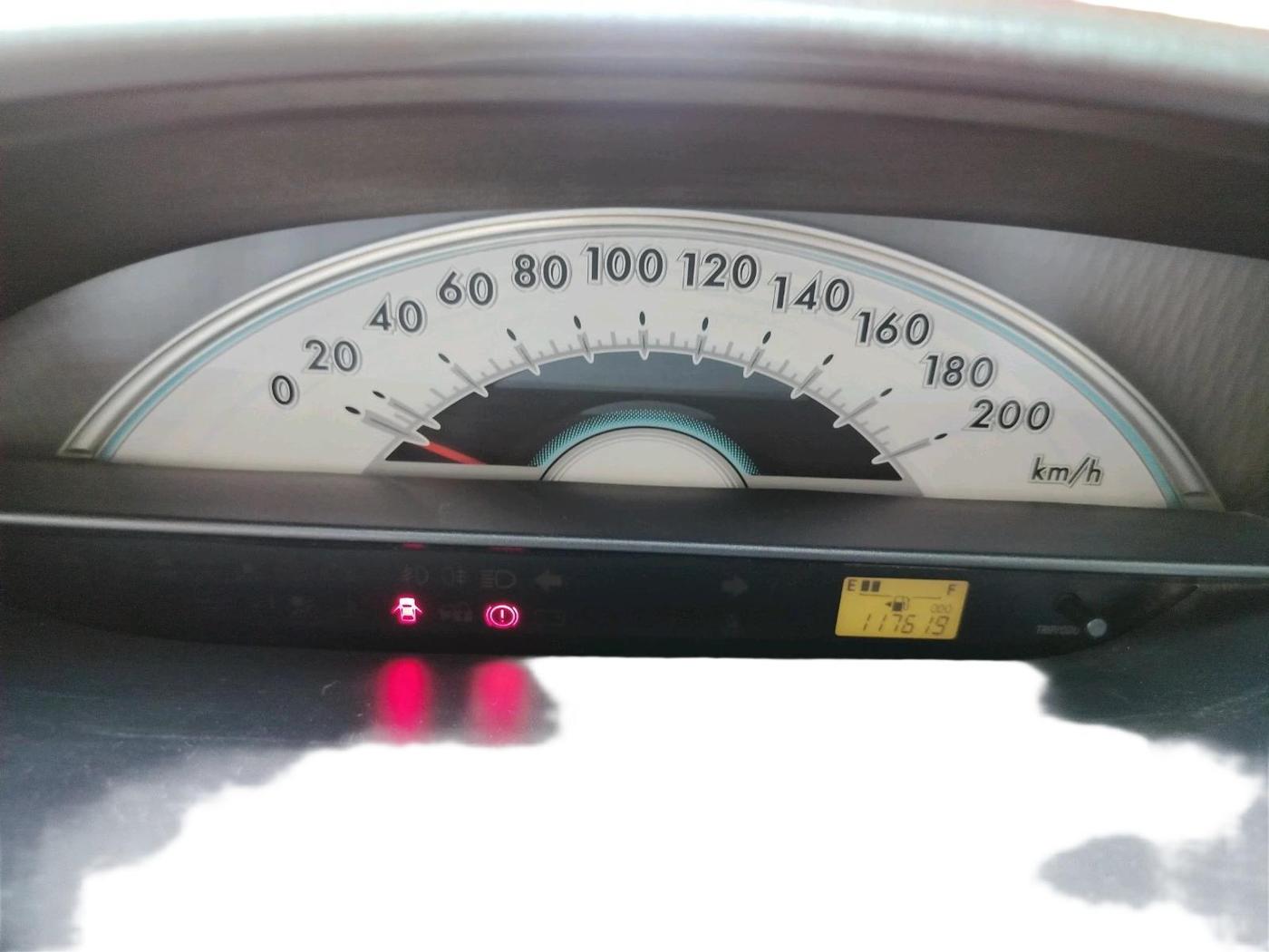 2011 Toyota Etios G, Petrol, Manual, 1,17,619 km, interior