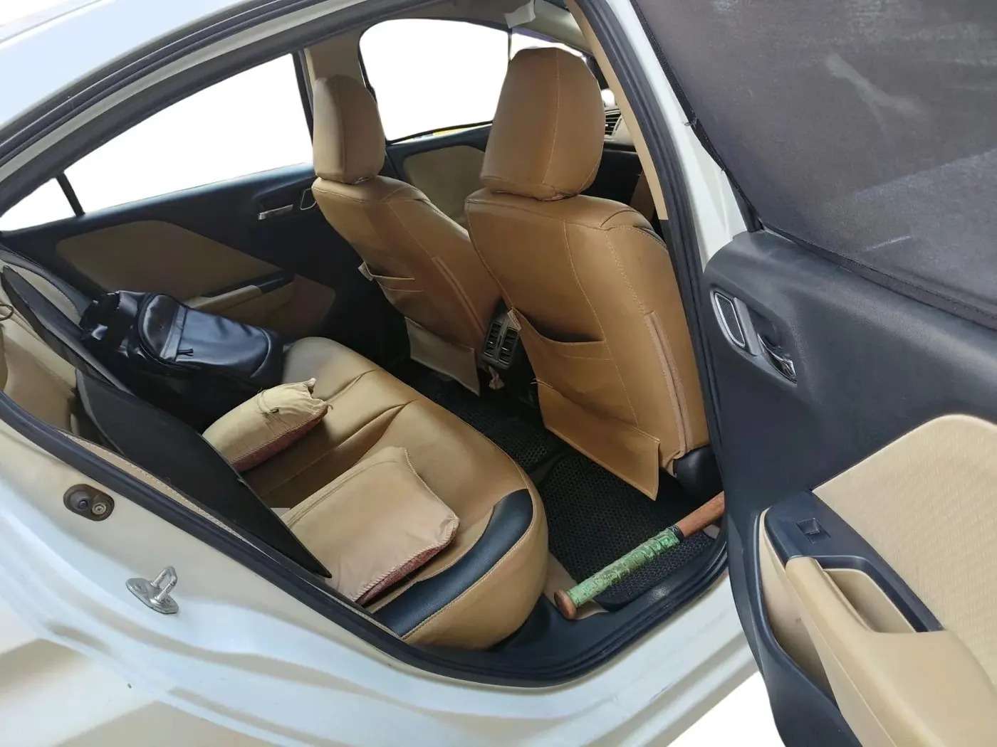 2018 Honda City 1.5L I-DTEC V, Diesel, Manual, 78,166 km, interior
