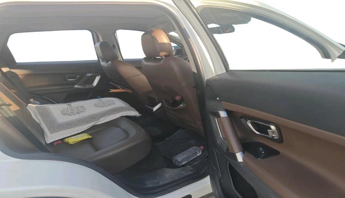 2022 Tata Harrier XZA PLUS 2.0L, Diesel, Automatic, 1,30,981 km, interior