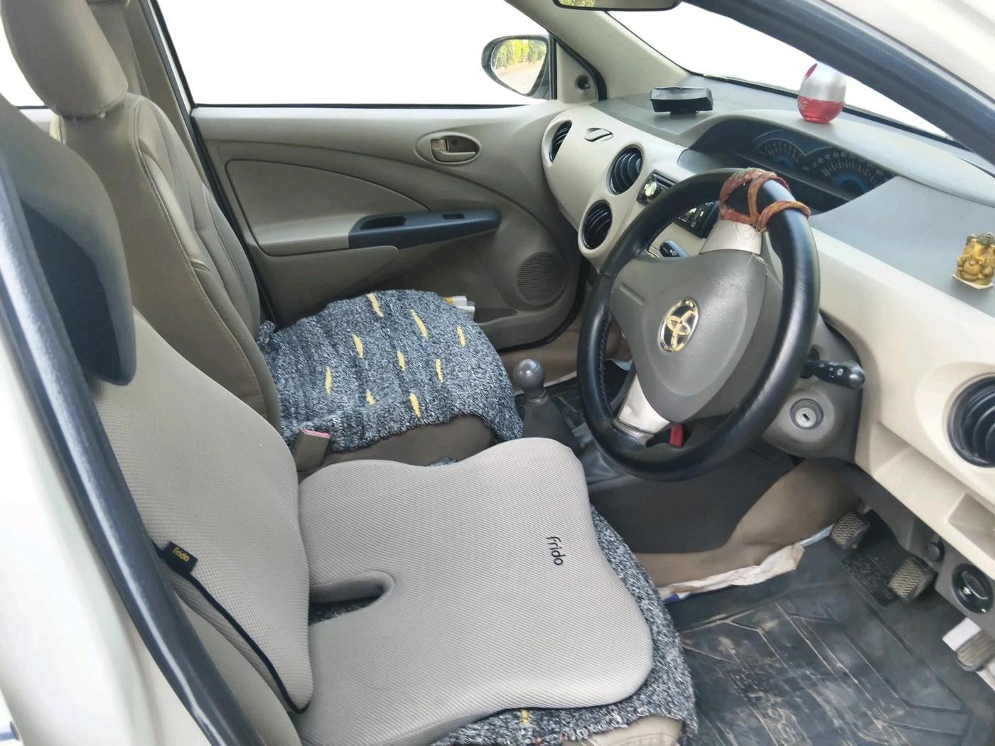 2015 Toyota Etios G, Petrol, Manual, 89,365 km, interior