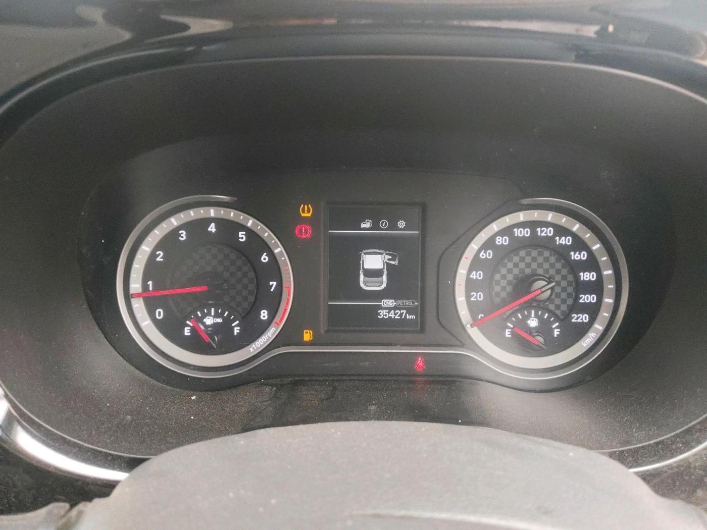 2024 Hyundai AURA SX 1.2 CNG, CNG, Manual, 35,427 km, interior
