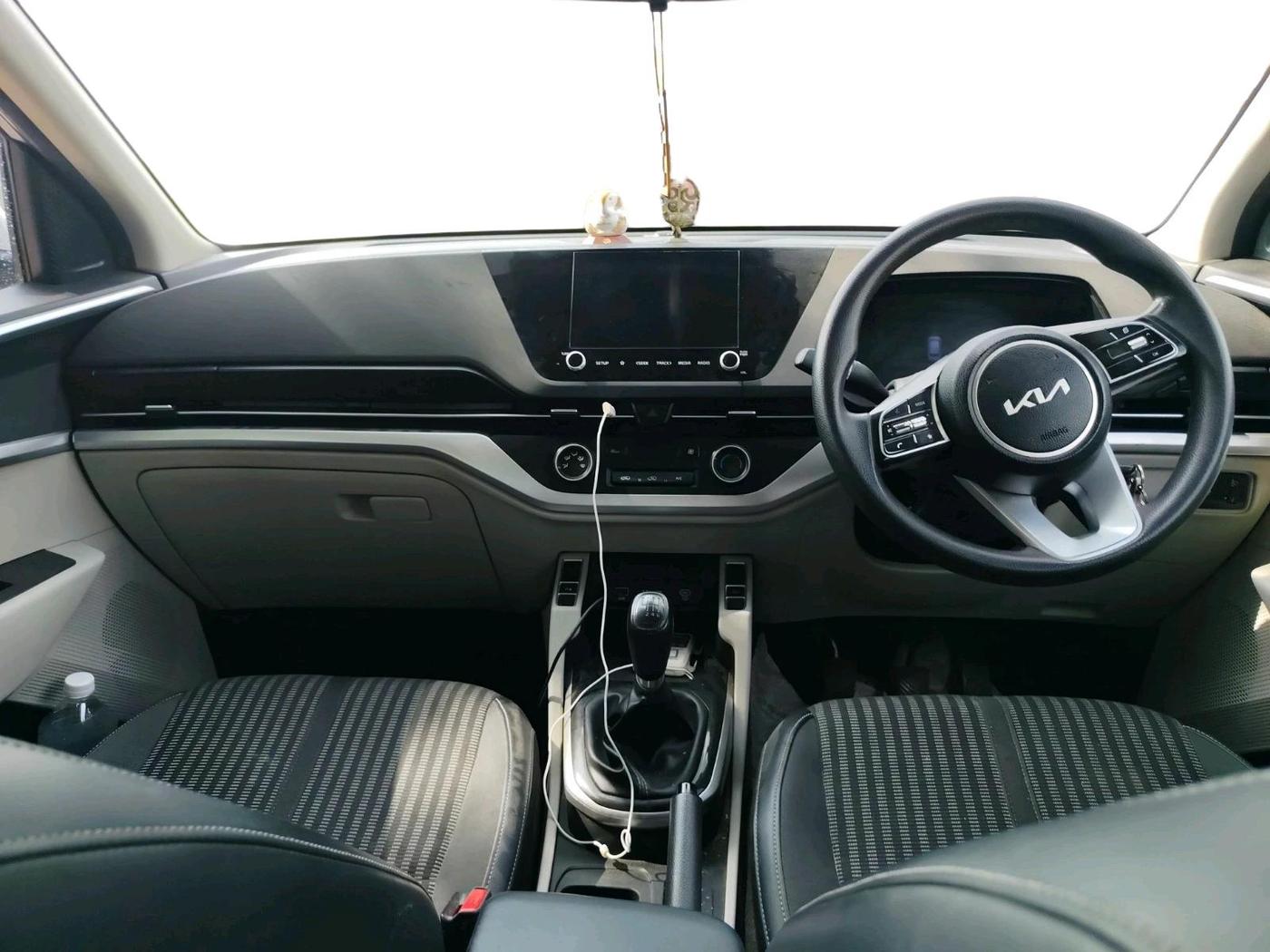 2022 KIA CARENS PRESTIGE 1.5 PETROL 7 STR, Petrol, Manual, 45,751 km, interior