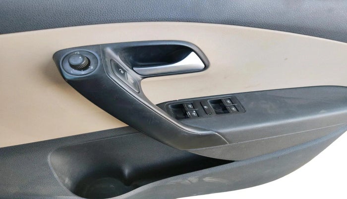 2017 Volkswagen Ameo HIGHLINE PLUS 1.5L AT 16 ALLOY, Diesel, Automatic, 1,59,151 km, interior