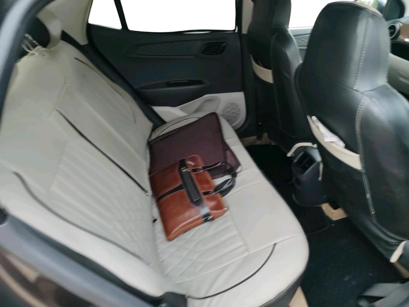 2022 Hyundai AURA S 1.2 CNG, CNG, Manual, 1,76,233 km, interior