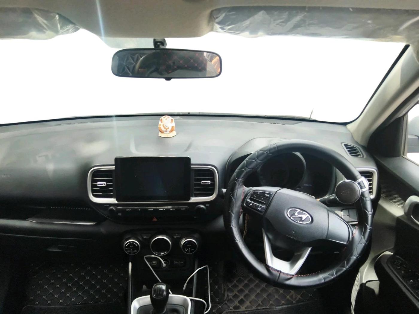 2021 Hyundai VENUE S+ 1.2, Petrol, Manual, 28,644 km, interior