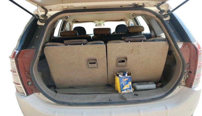 2012 Mahindra XUV500 W8, Diesel, Manual, 1,60,200 km, exterior