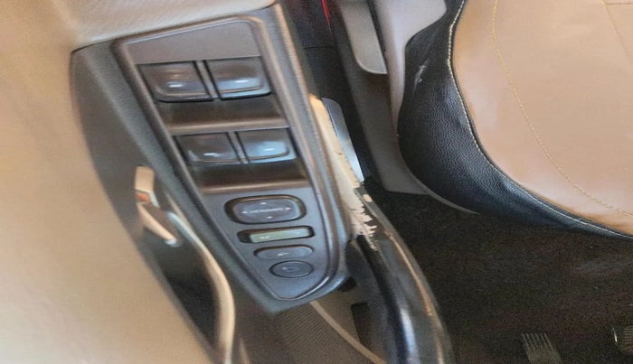 2012 Mahindra XUV500 W8, Diesel, Manual, 1,60,200 km, interior