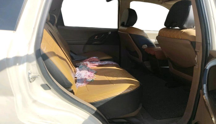 2012 Mahindra XUV500 W8, Diesel, Manual, 1,60,200 km, interior