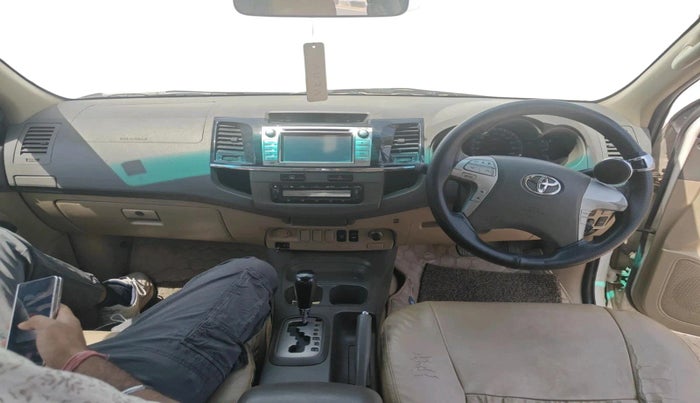 2013 Toyota Fortuner 3.0 4X2 AT, Diesel, Automatic, 2,29,607 km, interior