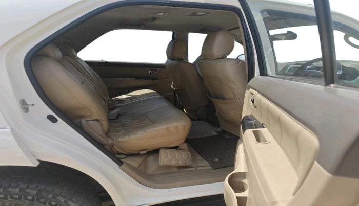 2013 Toyota Fortuner 3.0 4X2 AT, Diesel, Automatic, 2,29,607 km, interior