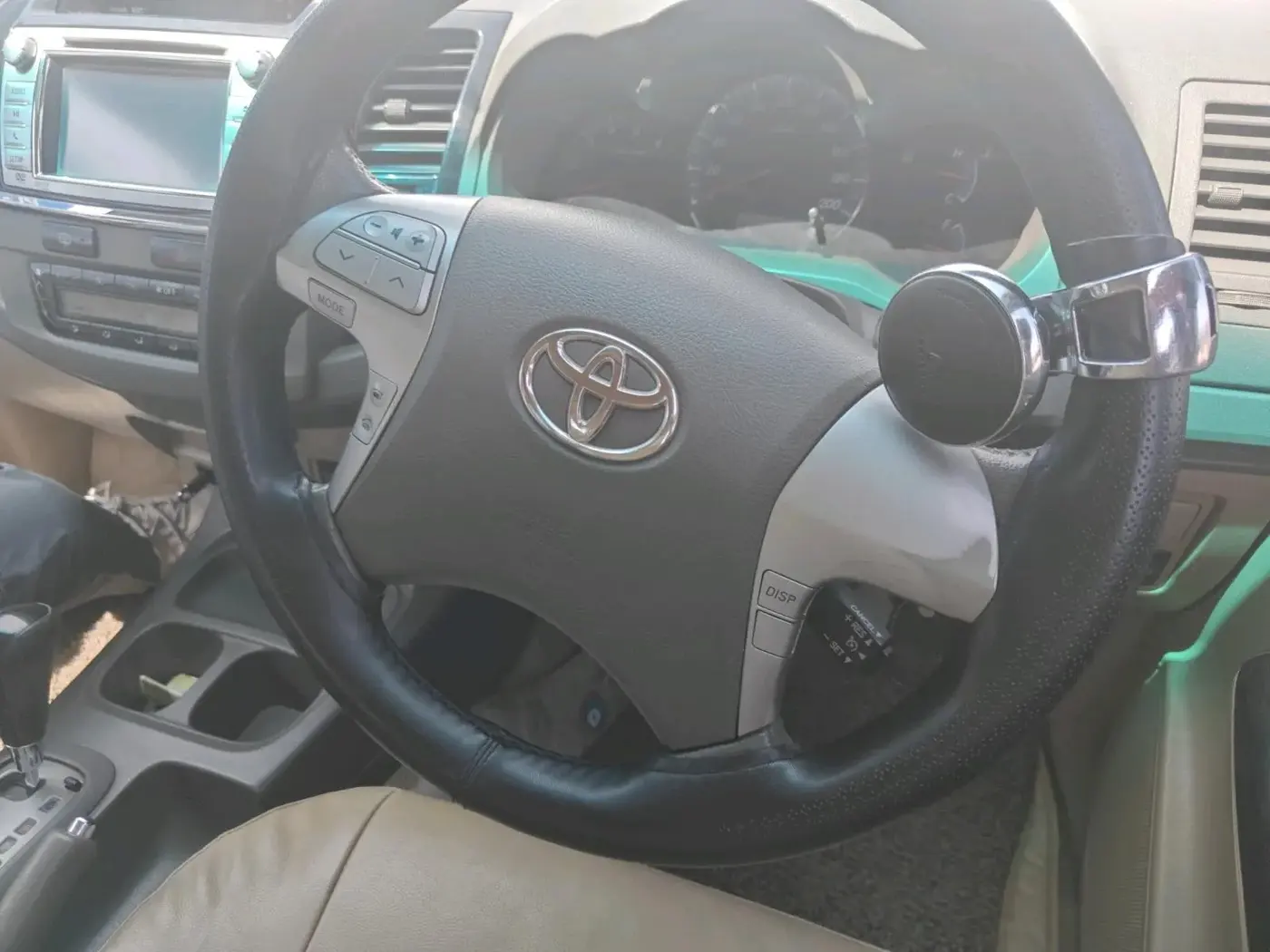2013 Toyota Fortuner 3.0 4X2 AT, Diesel, Automatic, 2,29,607 km, interior