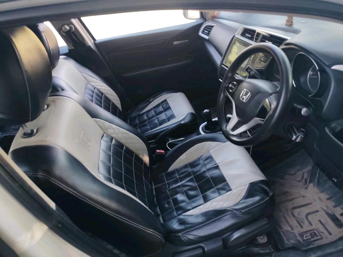 2021 Honda WR-V 1.2L I-VTEC SV MT, CNG, Manual, 1,06,924 km, interior