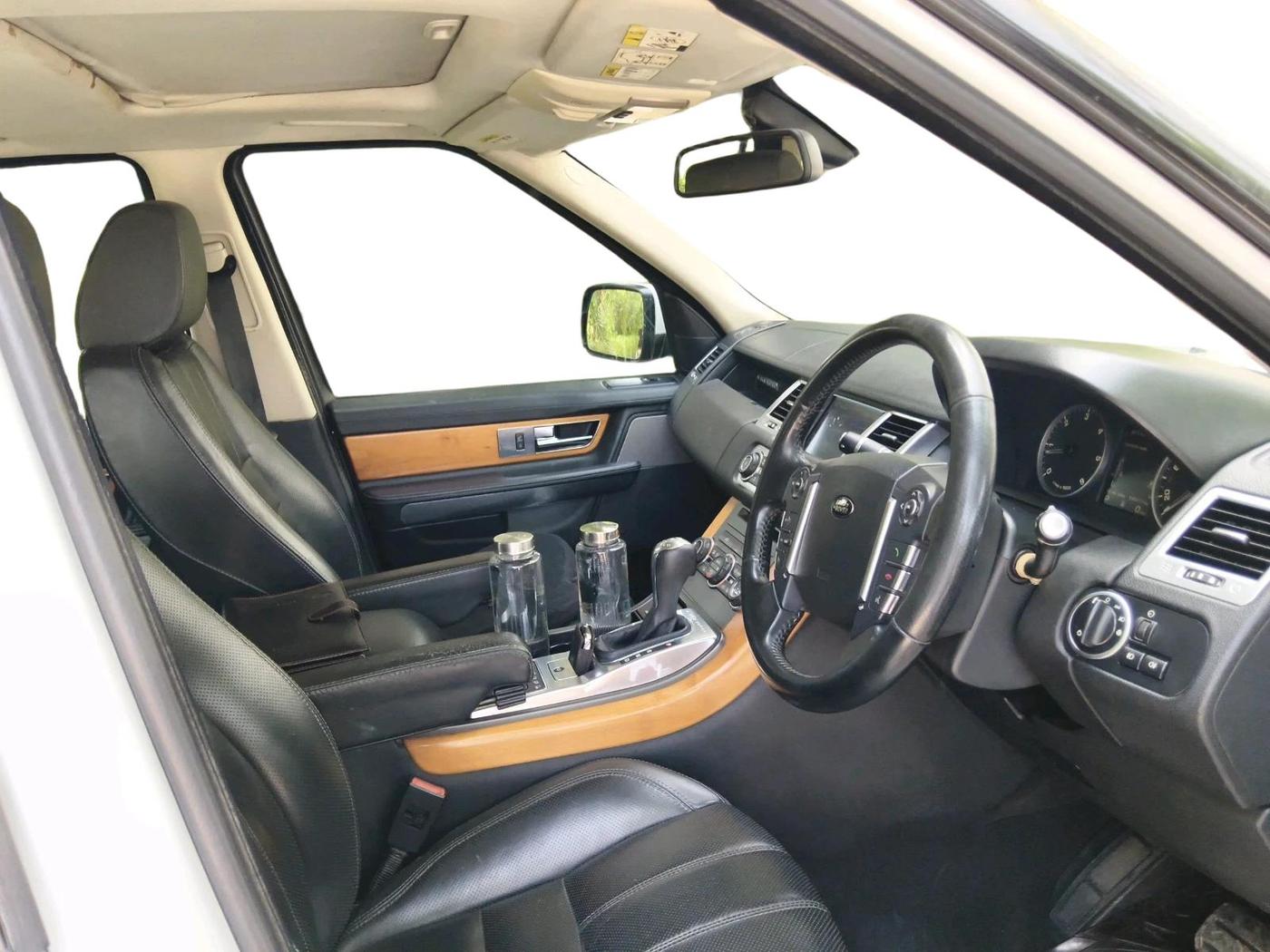 2012 Landrover Range Rover Sport 3.0 TDV6 HSE DIESEL, Diesel, Automatic, 1,68,477 km, interior