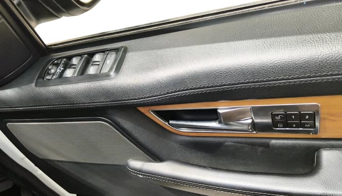 2012 Landrover Range Rover Sport 3.0 TDV6 HSE DIESEL, Diesel, Automatic, 1,68,477 km, interior