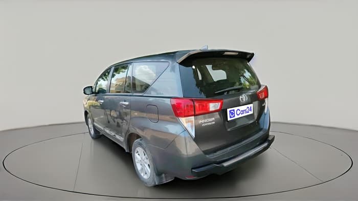 2020 Toyota Innova Crysta 2.4 VX 8 STR, Diesel, Manual, 1,84,851 km, exterior