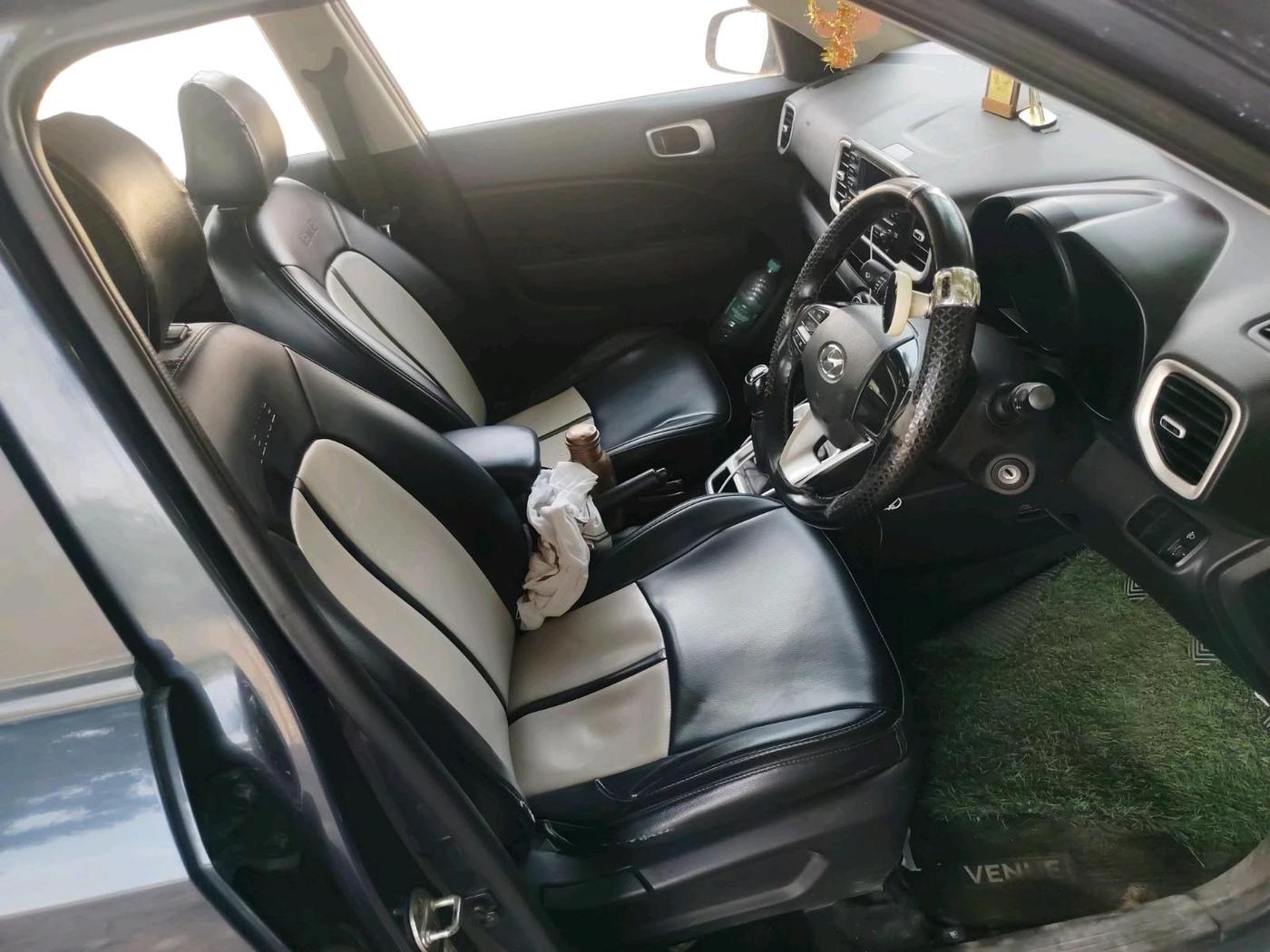 2020 Hyundai VENUE S 1.2, Petrol, Manual, 1,84,497 km, interior