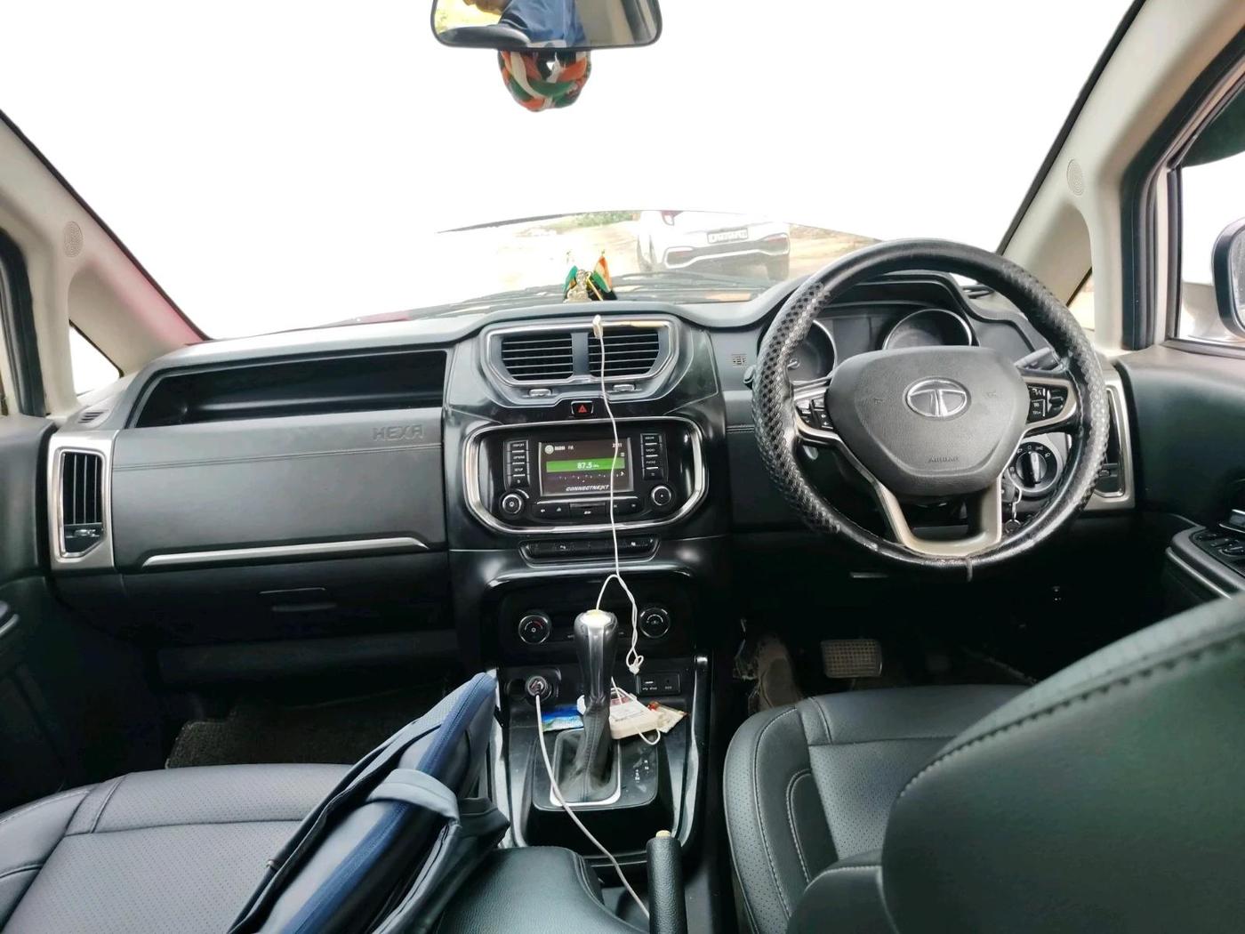 2017 Tata Hexa XTA 4X2 7 STR, Diesel, Automatic, 2,47,473 km, interior
