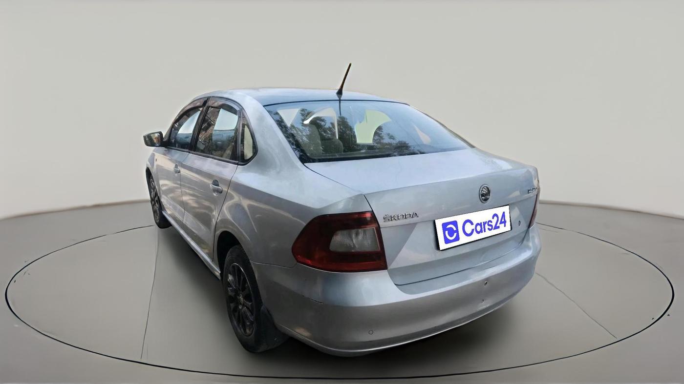 2015 Skoda Rapid 1.5 TDI CR ELEGANCE AT, Diesel, Automatic, 1,07,900 km, exterior