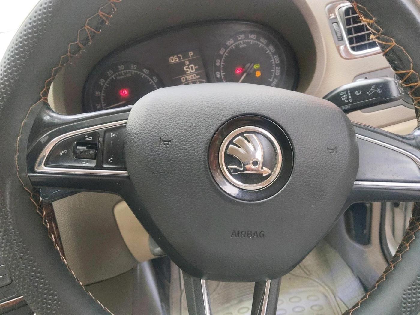 2015 Skoda Rapid 1.5 TDI CR ELEGANCE AT, Diesel, Automatic, 1,07,900 km, interior