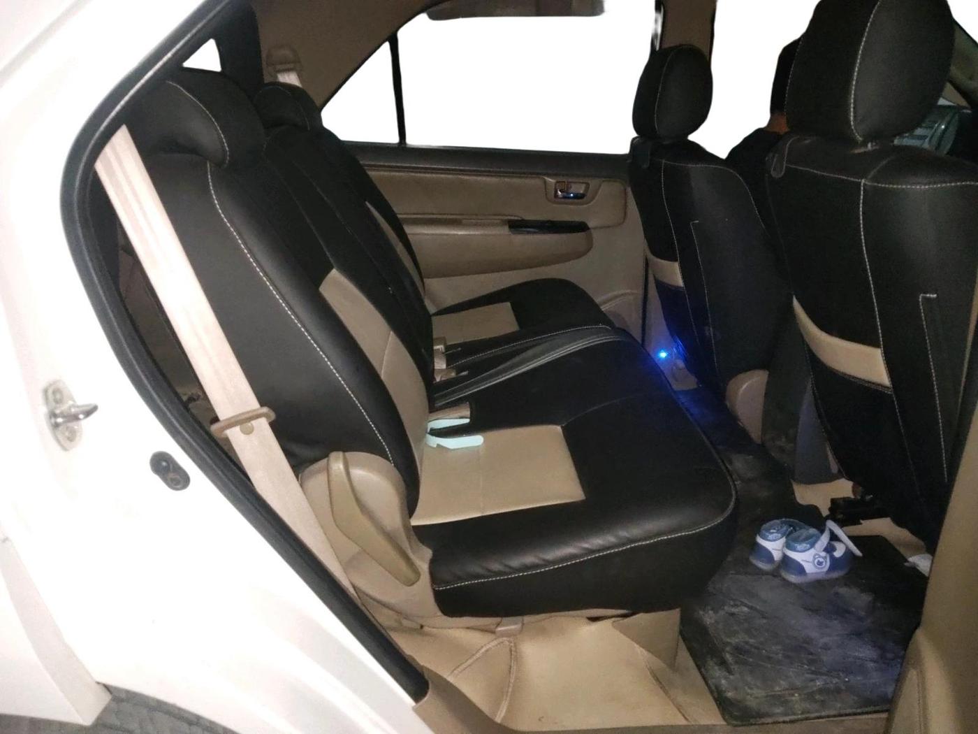 2013 Toyota Fortuner 3.0 4X2 AT, Diesel, Automatic, 2,57,555 km, interior
