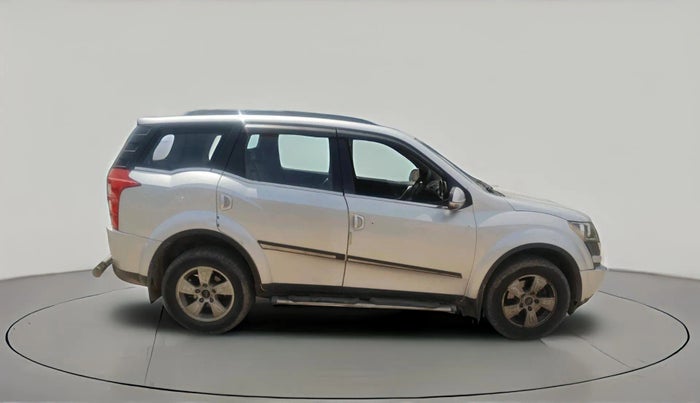 2015 Mahindra XUV500 W8, Diesel, Manual, 1,04,037 km, exterior