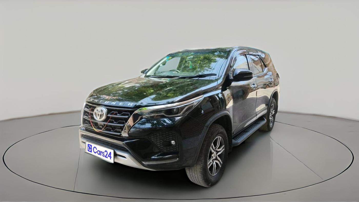 2025 Toyota Fortuner 4X2 AT 2.8 DIESEL, Diesel, Automatic, 41,124 km, exterior